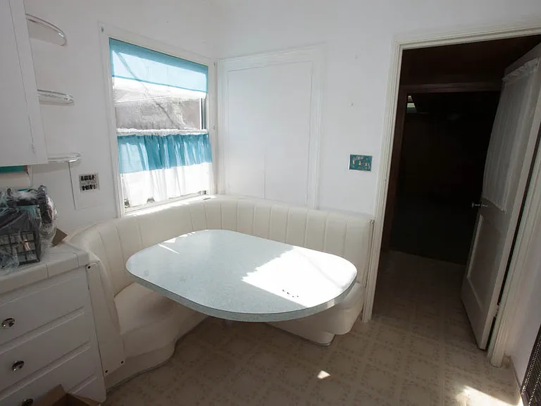 404 E Orange St — Photo 12