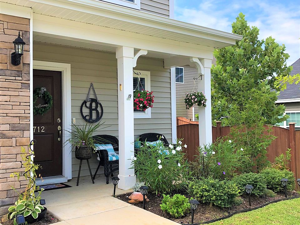 Nice wide front porch
