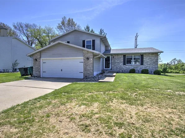 1555 W Highland Pl, Decatur, IL 62526