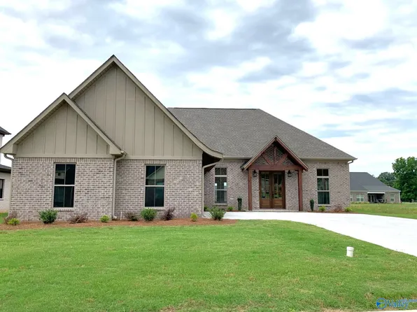 3005 Lisa Ln SE, Decatur, AL 35603