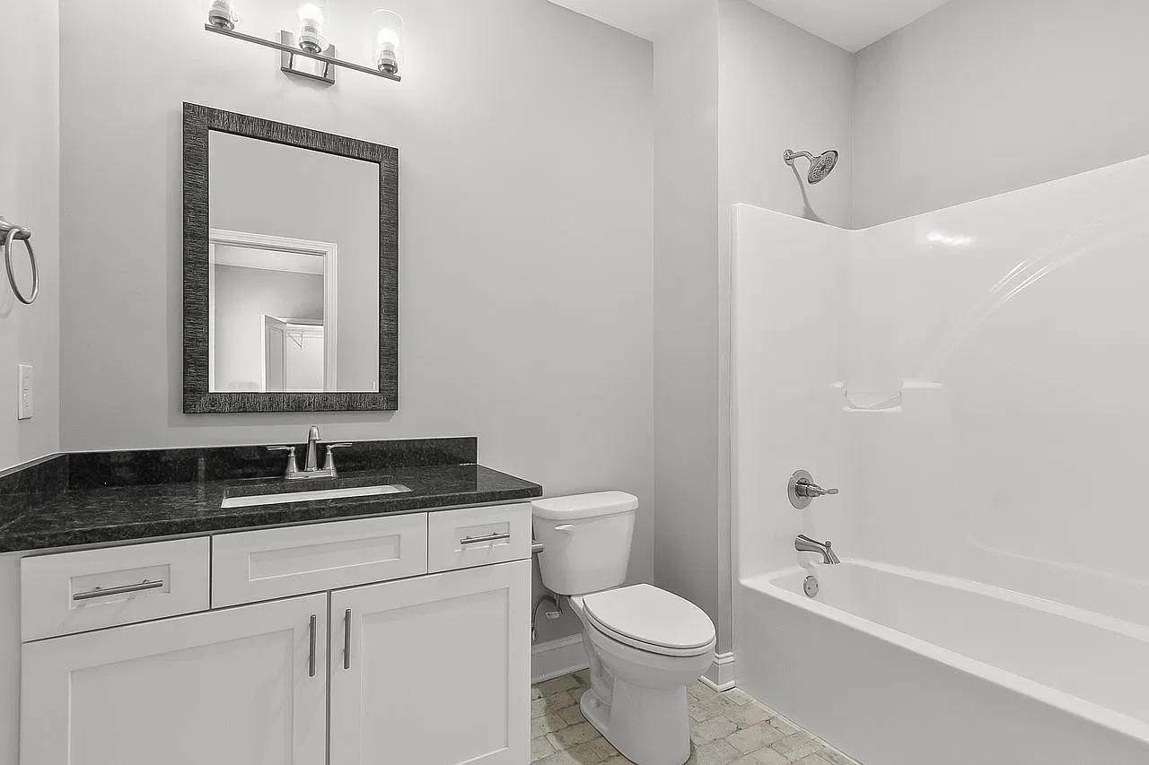 4 bed, 4.5 bath, 2020 sqft, $6,600 — Photo 1