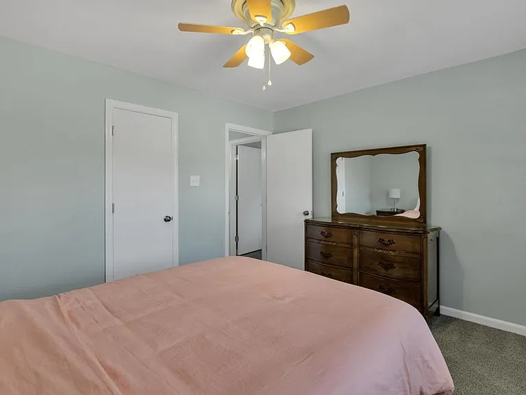 130 Leslie Dr — Photo 26
