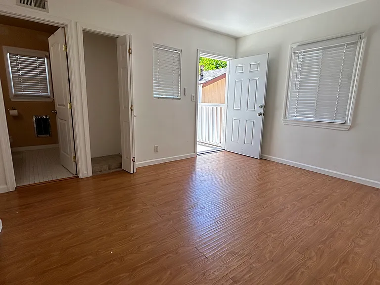 12540 Barbara Ann St — Photo 3