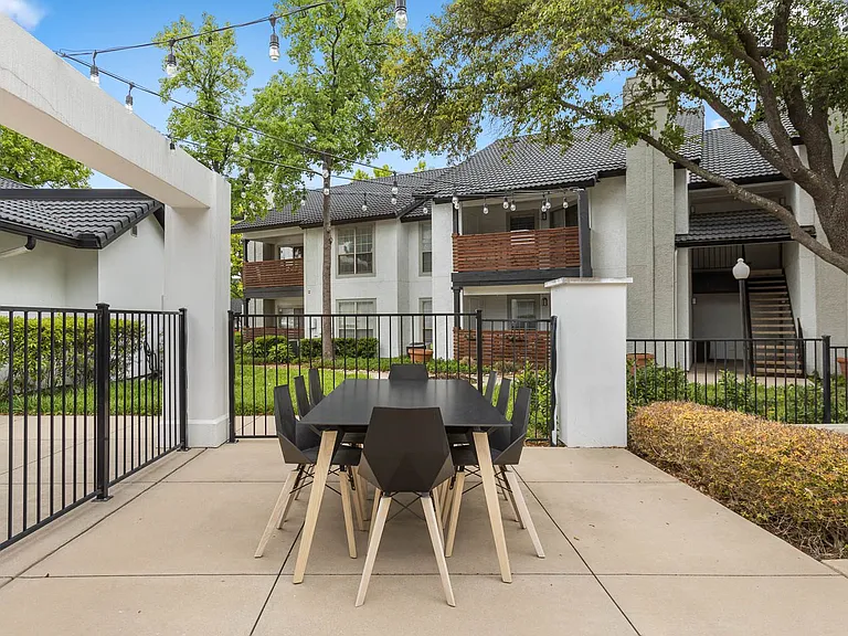 600 Legacy Dr — Photo 19