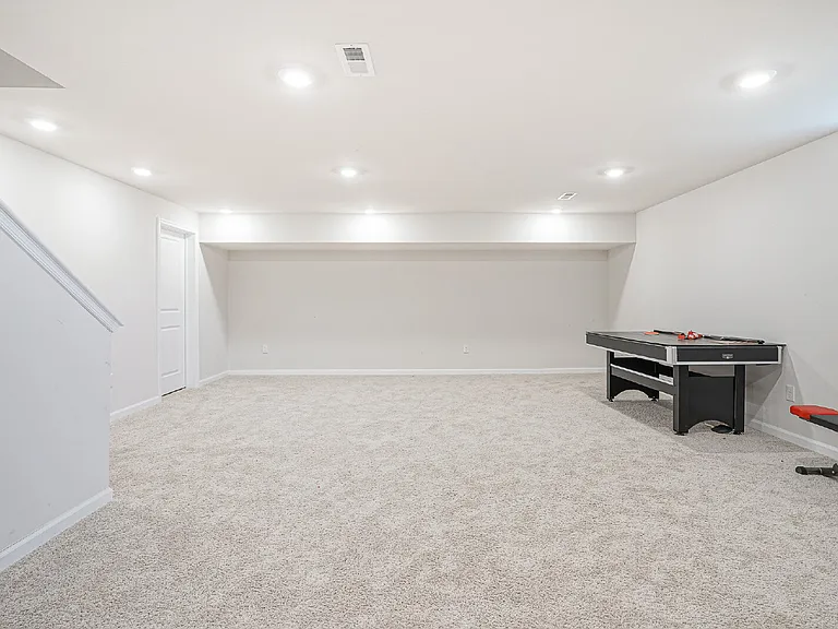 32 Westmont Dr #1 — Photo 11