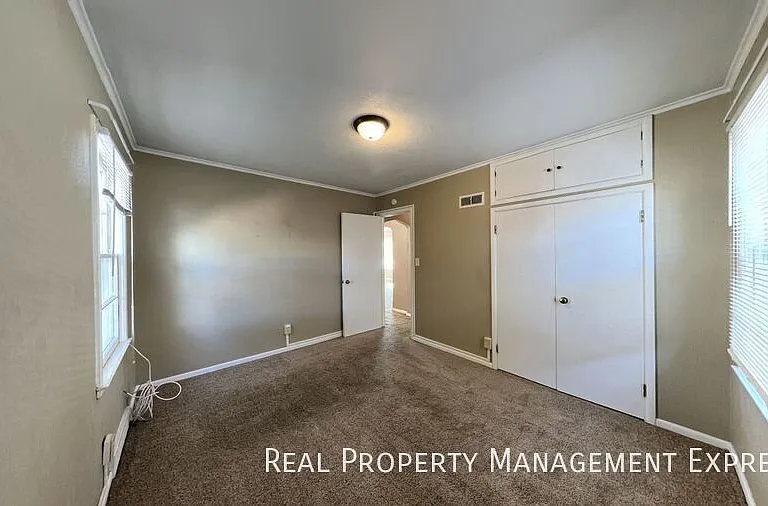 1804 S Covell Ave — Photo 8