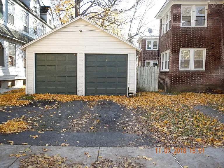 400 Harvard Pl #1 — Photo 10