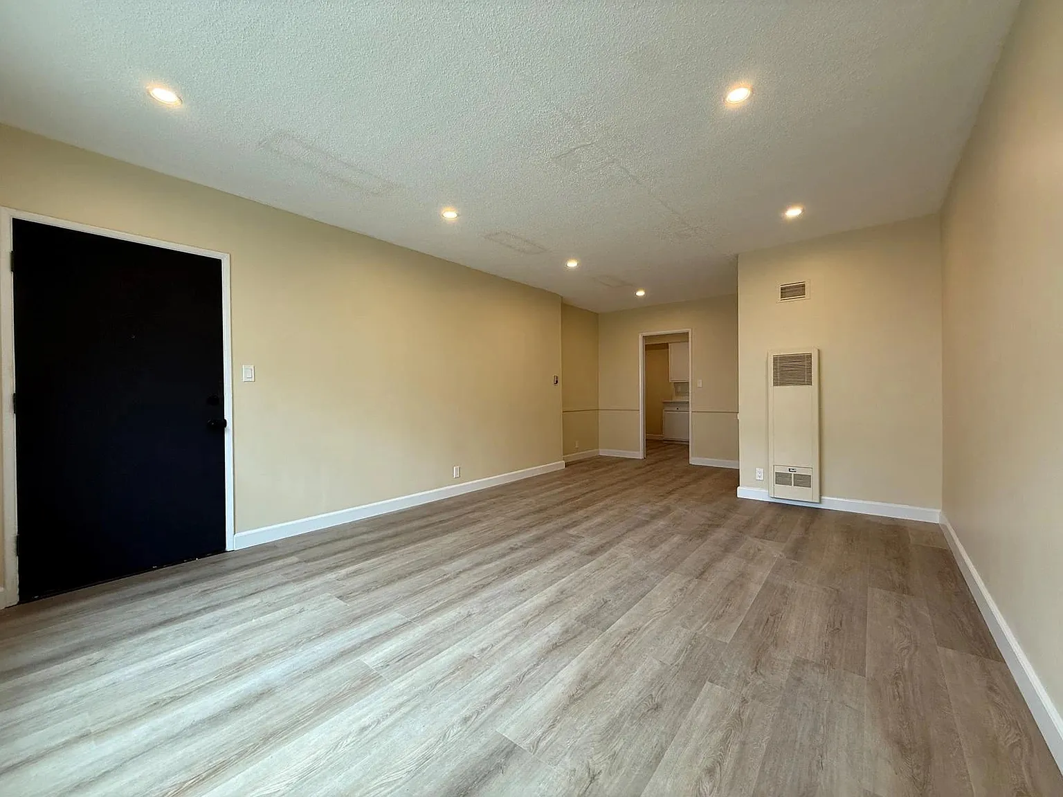 1 bed, 1.0 bath, $1,695 — Photo 2