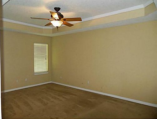 3rd image of 11608 Creekside Cv
