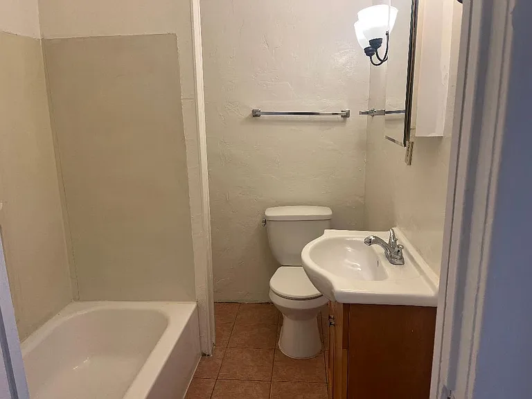 129 N Euclid Ave #1 — Photo 8