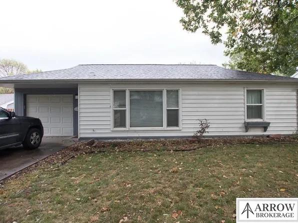 230 S 46th St, Lincoln, NE 68510