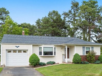 14 Edgewater Drive, Toms River, NJ, 08757