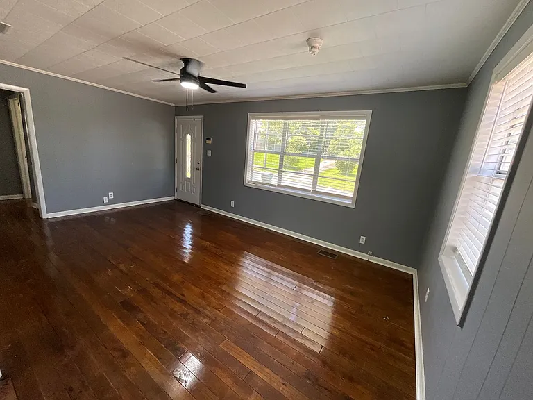 4395 Deering St — Photo 3