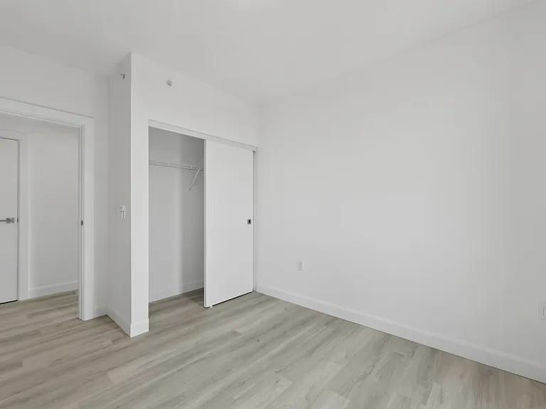 2511 Carolina St — Photo 119