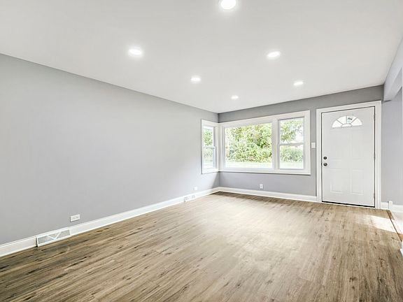 2nd image of 590 W 16th St