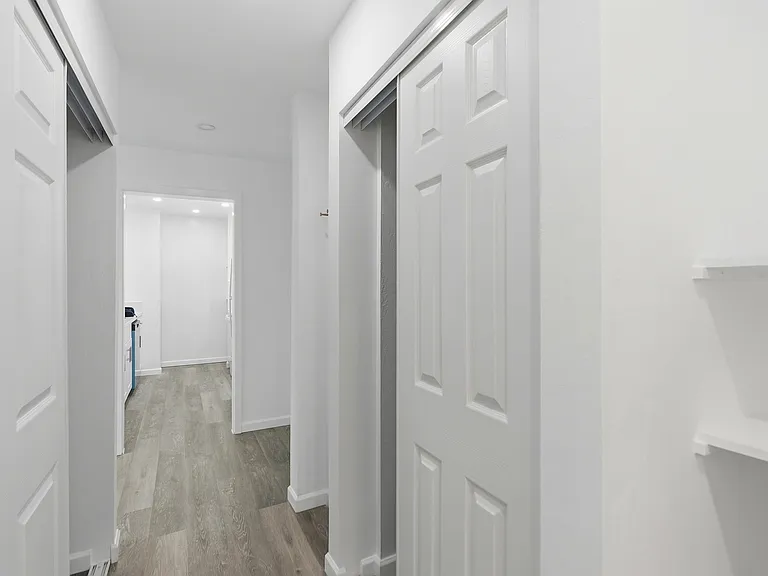 444 Merritt Ave #202 — Photo 19