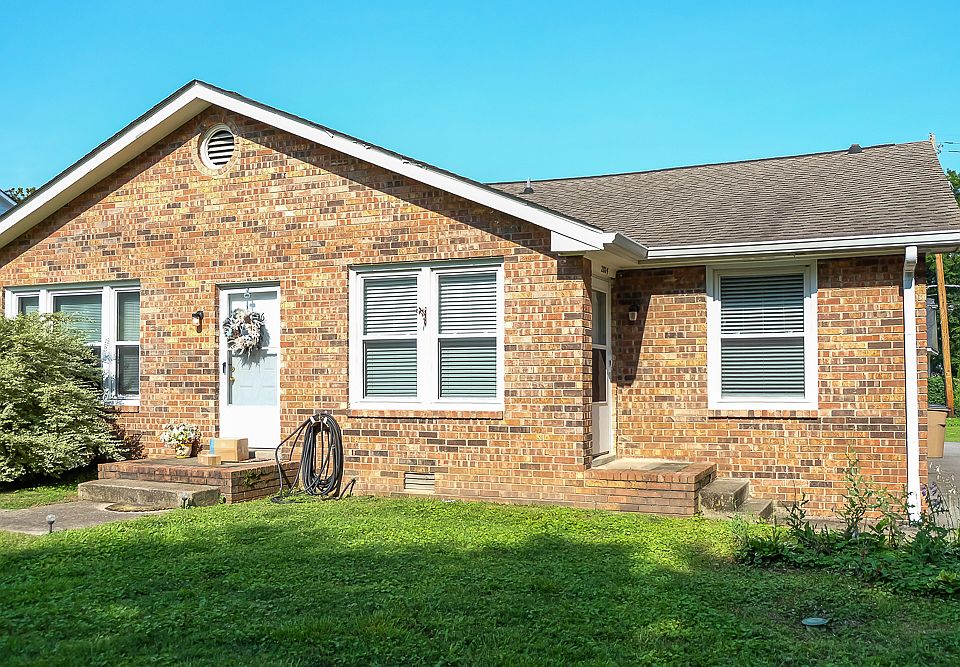 1st image of 2804 Valley Rd #2804