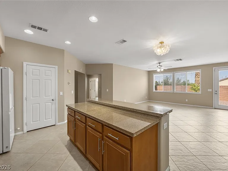 428 Eternity St — Photo 15