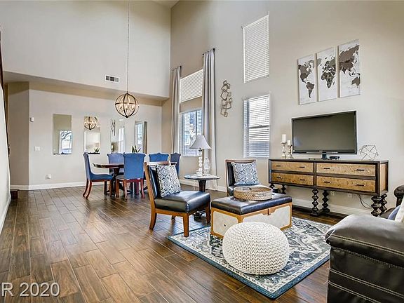 4th image of 2398 Sunburst View St