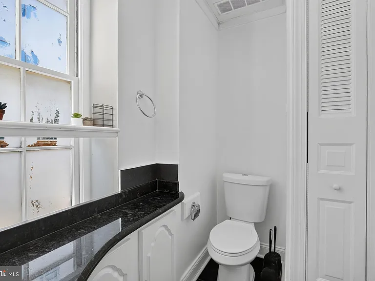 44 S 3rd St #3 — Photo 16