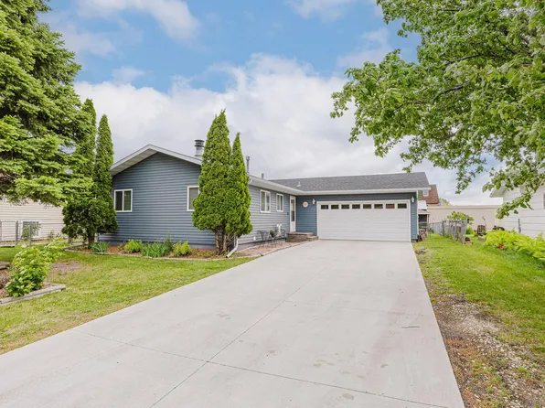 531 5th Street Ct, West Fargo, ND 58078
