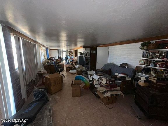 3rd image of 132 W Old Ina Rd