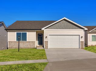 6381 NE 11th Ct, Des Moines, IA 50313