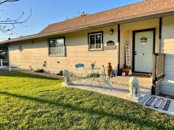7737 Gilbert Rd, Oakdale, CA 95361