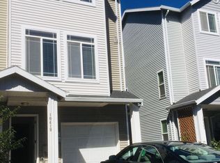 10419 SE Oak St, Portland, OR 97216