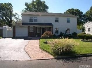 300 Sheffield Ave, West Babylon, NY 11704