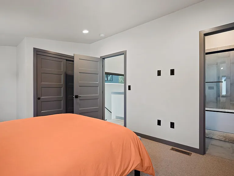 36 SW Roosevelt Ave — Photo 23