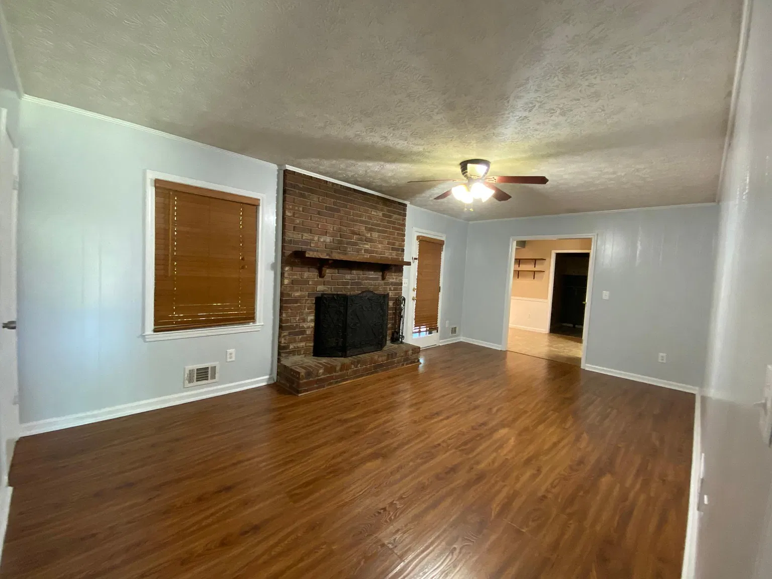 4 bed, 3120 sqft, $2,600 — Photo 2
