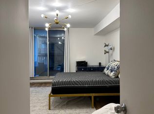 201 E Chestnut St APT 4D, Chicago, IL 60611