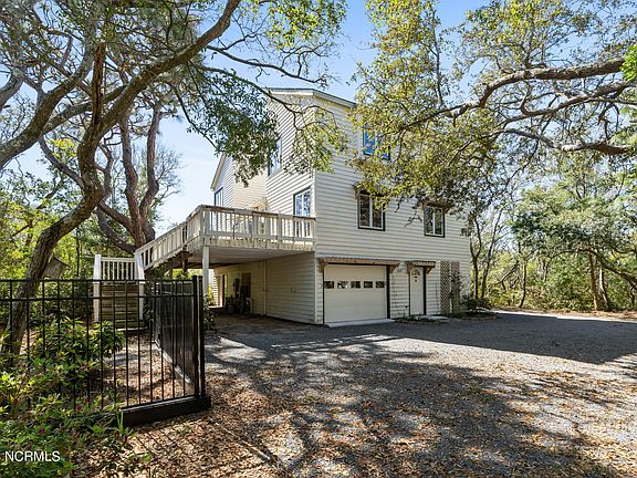 3rd image of 709 Country Club Drive
