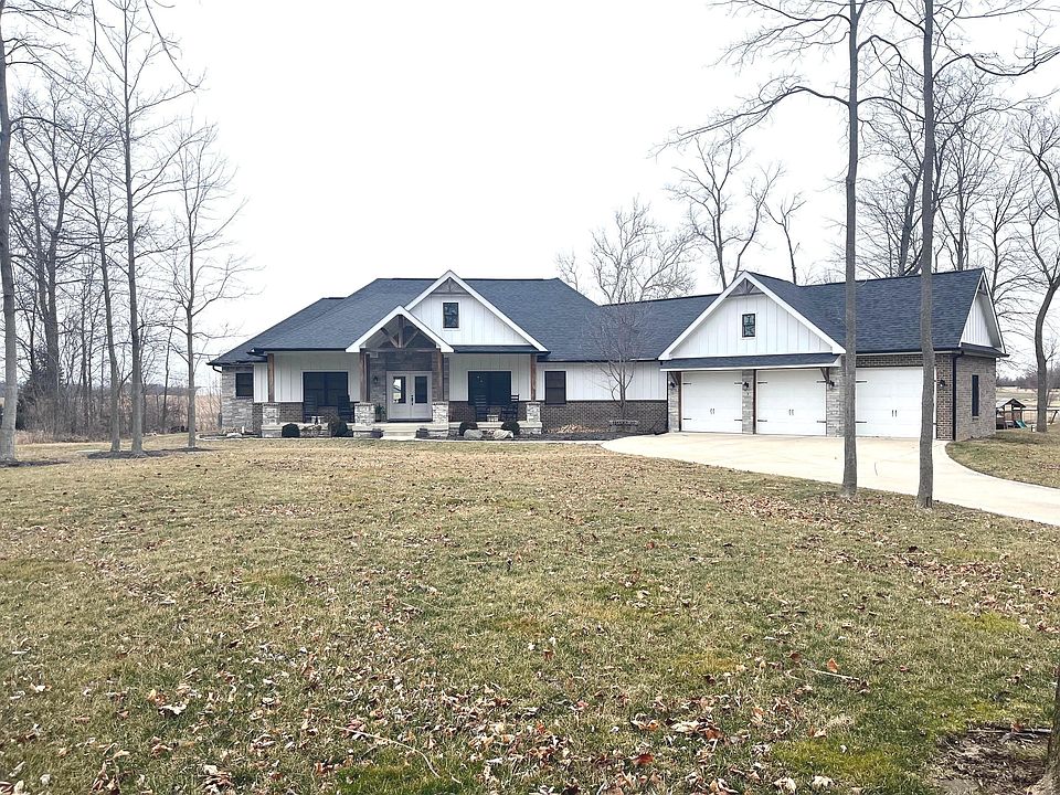 1st image of 570 W Robert Ct