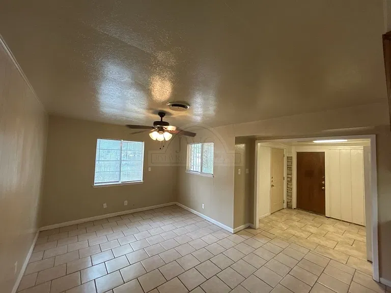 1814 Crestridge Dr — Photo 8