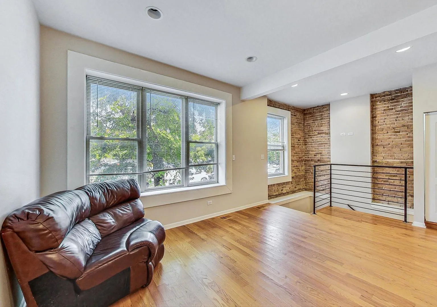 3 bed, 2.0 bath, 1562 sqft, $3,000 — Photo 4