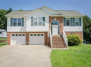 1130 Crescent Ct, Winston Salem, NC 27127