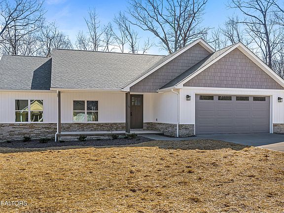 2nd image of 131 Beachwood Dr