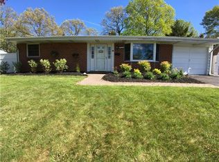 28 Richford Rd, Kendall Park, NJ 08824