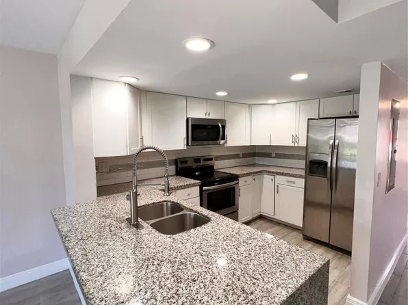 9050 NW 28th St APT 122, Pompano Beach, FL 33065