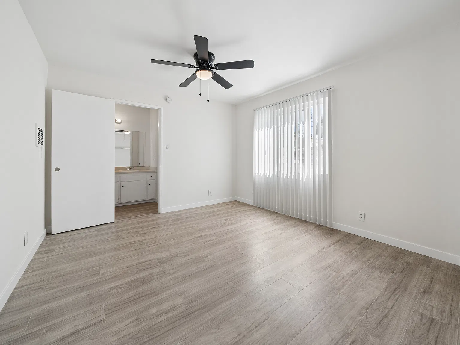 1 bed, 575 sqft, $1,700 — Photo 3