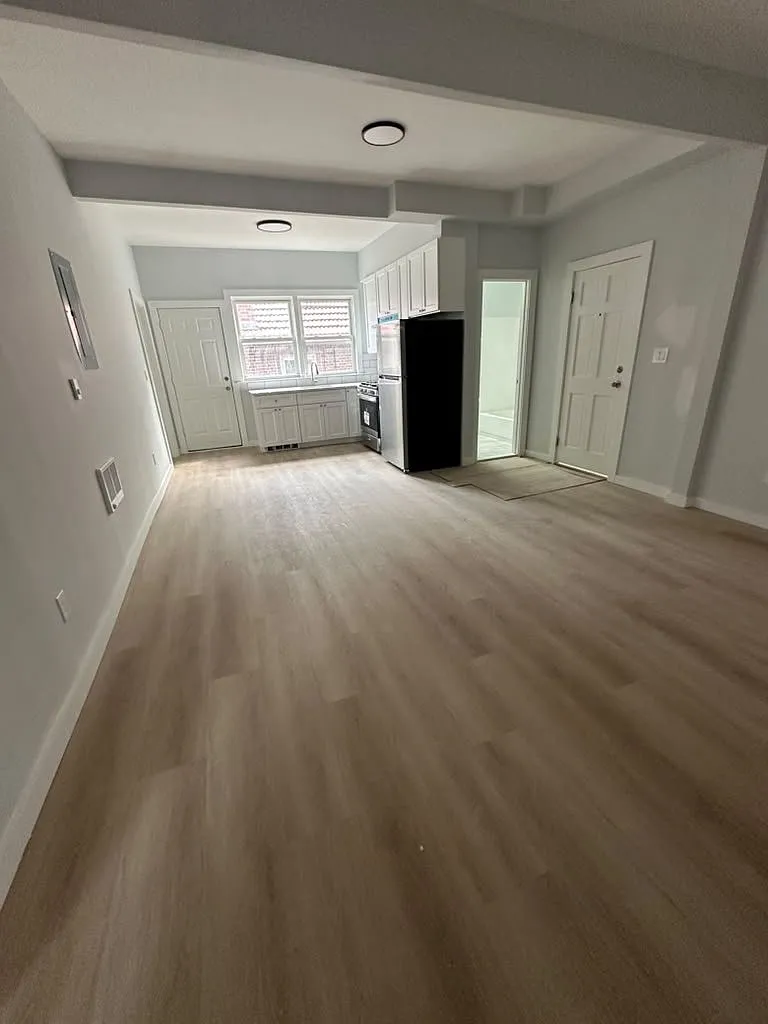 3 bed, 1.0 bath, $3,450 — Photo 3