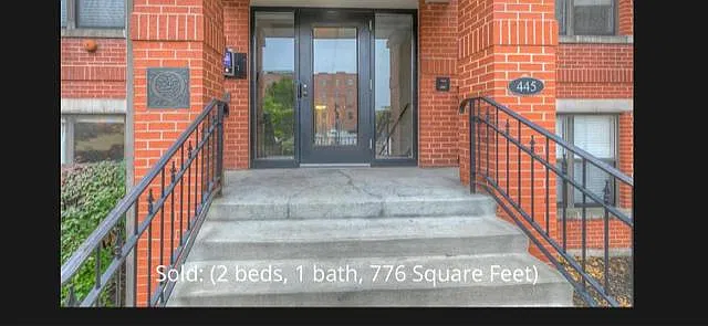 2 bed, 900 sqft, $1,695 — Photo 2