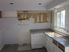 5th image of 32295 Solon St
