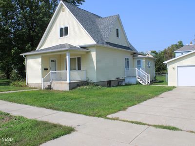 106 4th Ave NW, Clark, SD, 57225