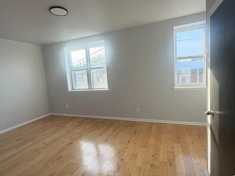 975 N Lawrence St #C — Photo 2
