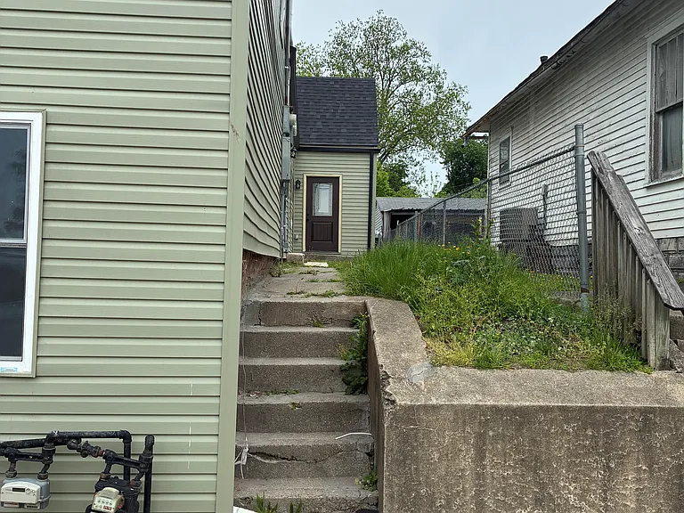 914 W Main St #2 — Photo 17