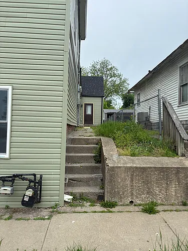 914 W Main St Photo 1