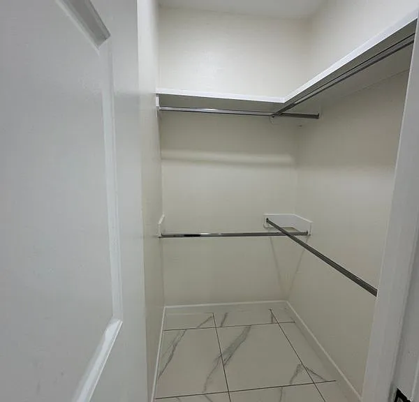 1515 W B St — Photo 9